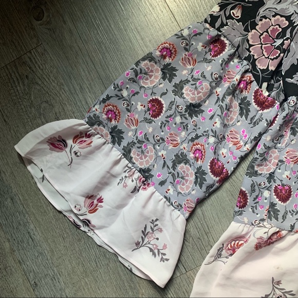 ❌SOLD❌Loft Floral Lavender & Black Tiered Blouse Size XS - Picture 11 of 15